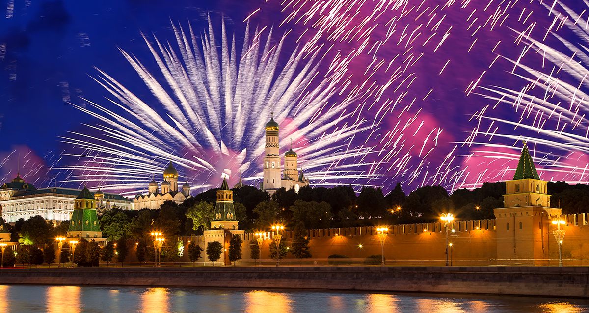 2990 р. за прогулку на теплоходе 9 Мая + салют Скидка 30% за прогулку с просмотром городского салюта в честь 9 Мая на теплоходе «Столица-2» от компании Moskva River