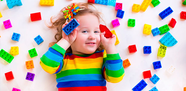 Скидка 49% на игру в лего-комнате для 1 ребёнка в детском игровом центре «Легоза» в ТЦ «Республика»