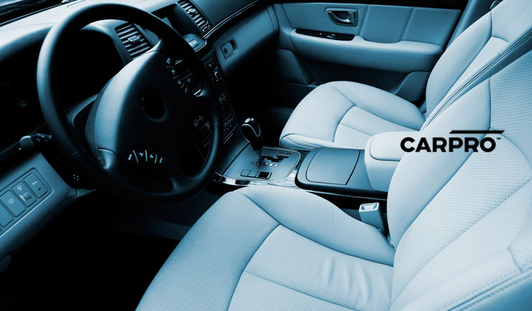 Услуги компании CarPro: озонирование салона и системы вентиляции + обработка поверхностей автомобиля специальным составом! Скидка 60%