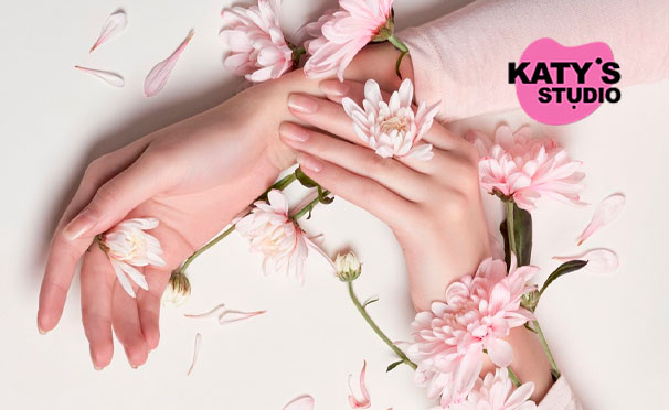 Ногтевой сервис в студии красоты Katy’s Studio: маникюр и педикюр + покрытие ногтей стойким гель-лаком! Скидка до 65%