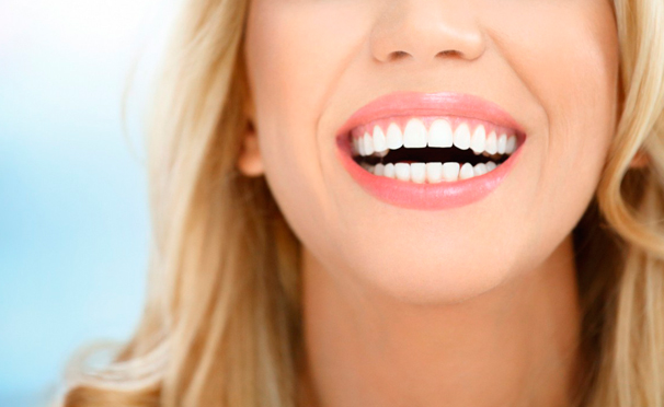 Профессиональная гигиена полости рта в клинике «Хороший стоматолог»: УЗ-чистка зубов, фторирование и полировка. Скидка 70%