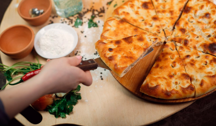 Доставка осетинских пирогов и пиццы от пекарни Pizza Digoria. Скидка до 57%

