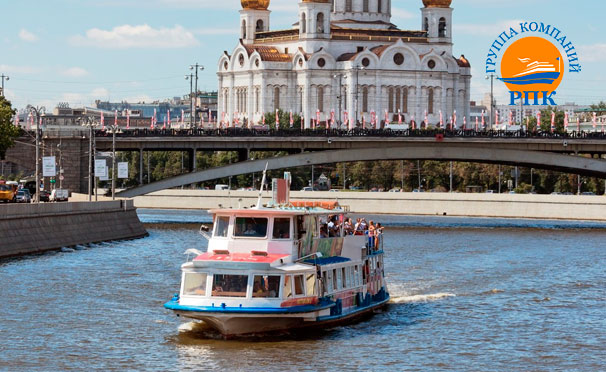 Аренда VIP-каюты с панорамным обзором для компании до 30 человек, прогулка по Москве-реке с интерактивной экскурсией, обедом или ужином по системе All Inclusive на теплоходе класса люкс от группы компаний «РПК». Скидка до 66%
