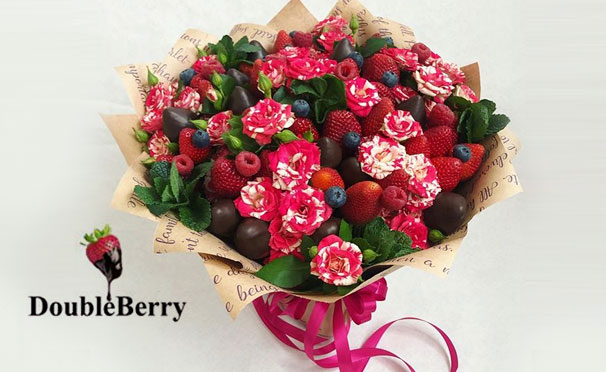 Красивые и вкусные букеты из клубники, ежевики, смородины и других ягод от интернет-магазина Double Berry. Скидка до 50%
