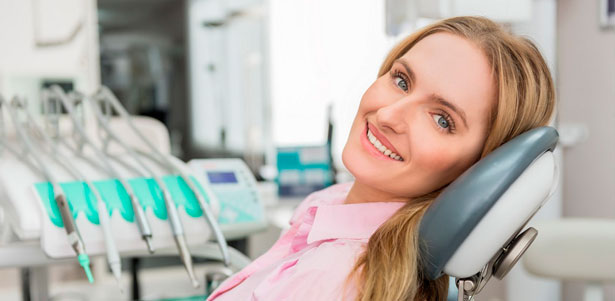 Скидка до 57% на стоматологические услуги в клинике «Ардис-Дент»: комплексная гигиена полости рта, лечение кариеса, установка металлокерамической коронки, изготовление протеза под ключ
