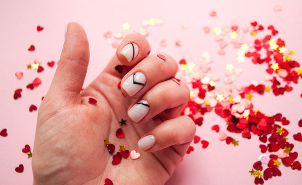Маникюр и педикюр с покрытием гель-лаком, наращивание ногтей в студии красоты BVG. Скидка до 72%