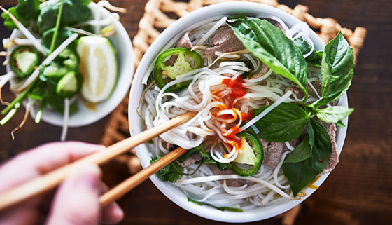 Скидка до 50% на все меню кухни и напитки в ресторане вьетнамской кухни Hanoi City (NemNem): супы, горячее, салаты, десерты и не только