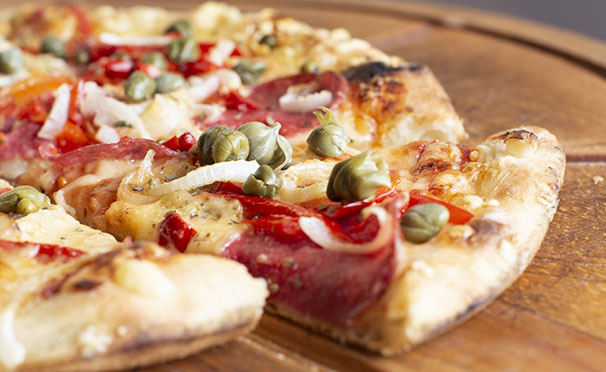 Доставка хачапури по-аджарски и пиццы на выбор от пиццерии Come in Bar со скидкой до 50%