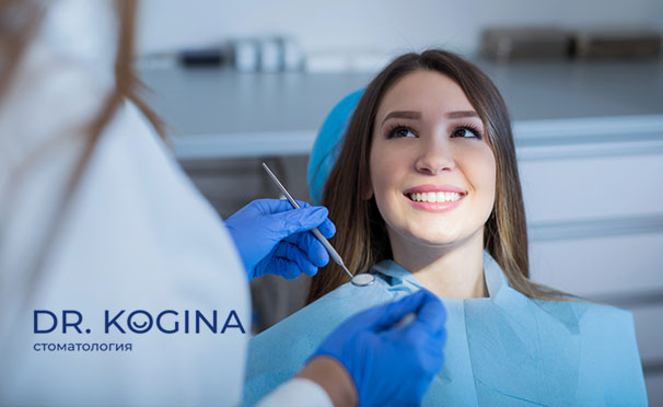 Гигиена полости рта, лечение кариеса, отбеливание и удаление зубов, установка имплантата или брекет-системы в семейной стоматологии Dr. Kogina. Скидка до 73%