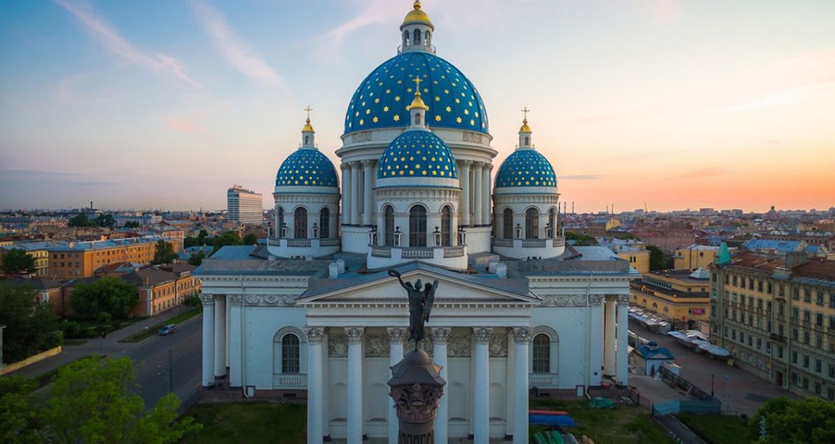 890 р. за билет на экскурсию по Троицкому собору Скидка 50% на увлекательную экскурсию по одному из красивейших храмов Петербурга!