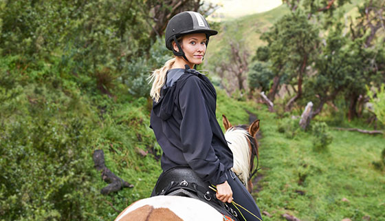 Скидка до 68% на конные прогулки для одного или двоих, фотосессию с лошадью в конном клубе «Усадьба» в Марфино