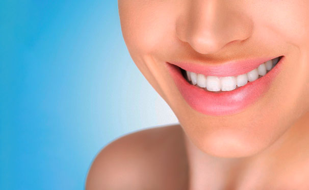 Скидка до 78% на ультразвуковую чистку с Air Flow и отбеливание зубов на выбор в стоматологической клинике «Меда»