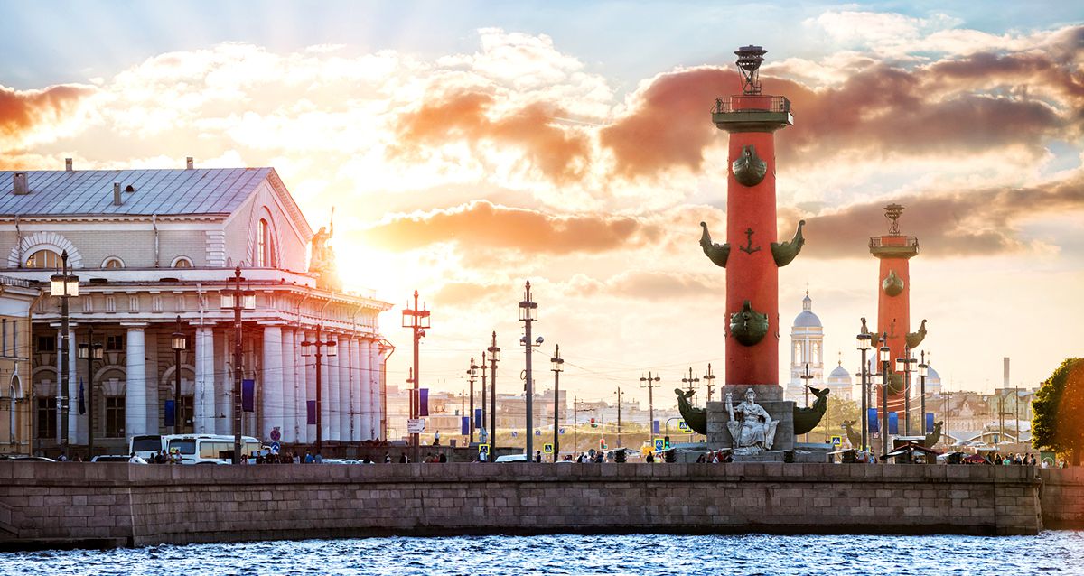 Скидка 50% на дневную прогулку по рекам и каналам Санкт-Петербурга Посмотрите любимый город с воды на комфортабельном теплоходе с экскурсионной программой!